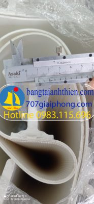 Băng tải pvc trắng dán gân