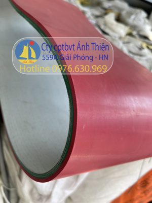 Băng tải PVC xanh trơn dày 5mm dán Cao Su đỏ dày 4mm