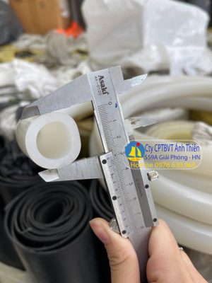 Ống Silicon trắng chịu nhiệt KT 20×30, thân dày 5mm.