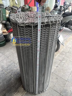 Băng tải lưới INOX 304, Khổ 1095 bước 20×35 dây 2.5mm, xích C2062 ty 10mm