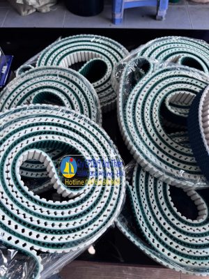 Dây Curoa PU lõi thép mã AT10 bản rộng 30mm x Chu vi 4020mm x Dán PVC xanh gai nhám dày 5mm